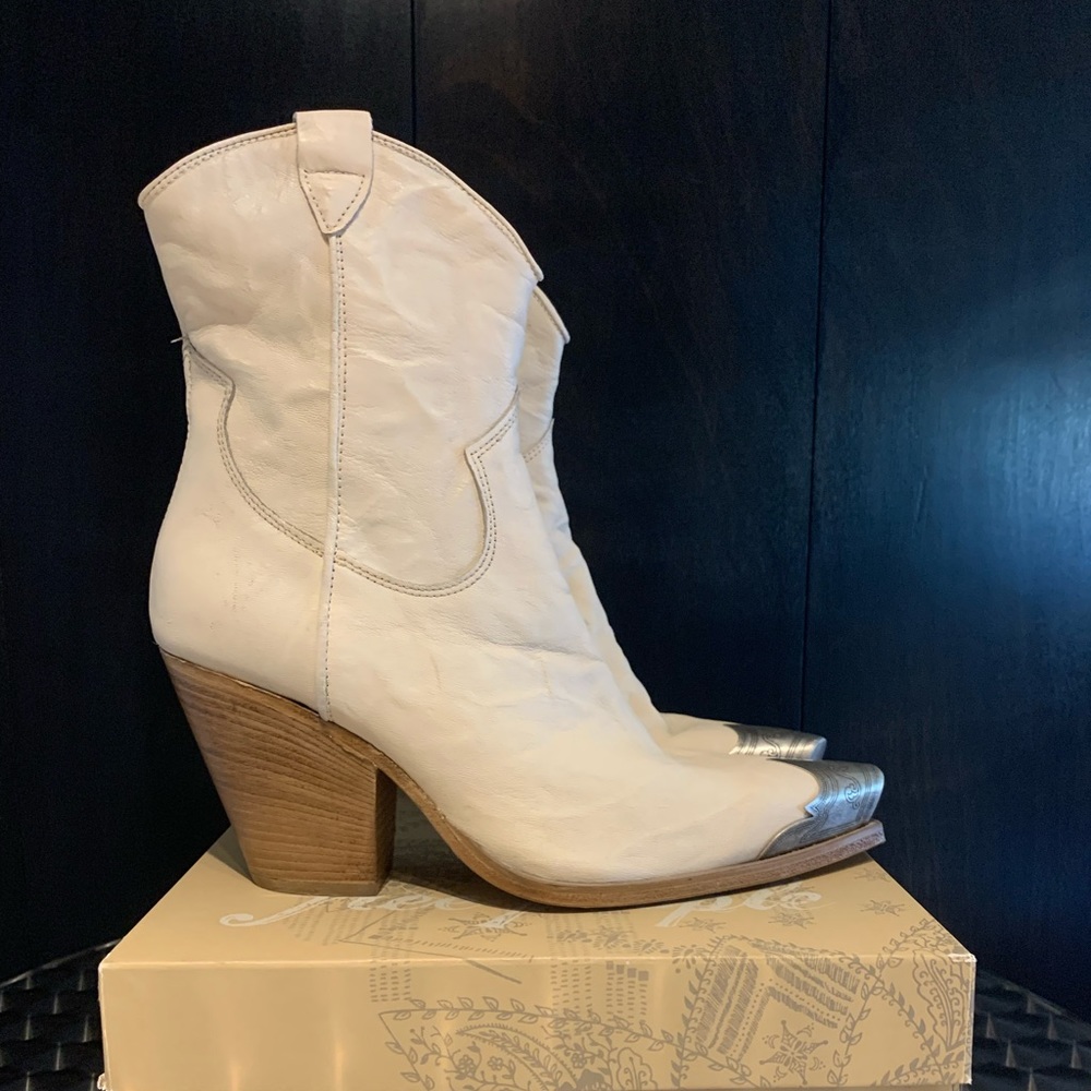 Free people Brayden Bootie, BNIB